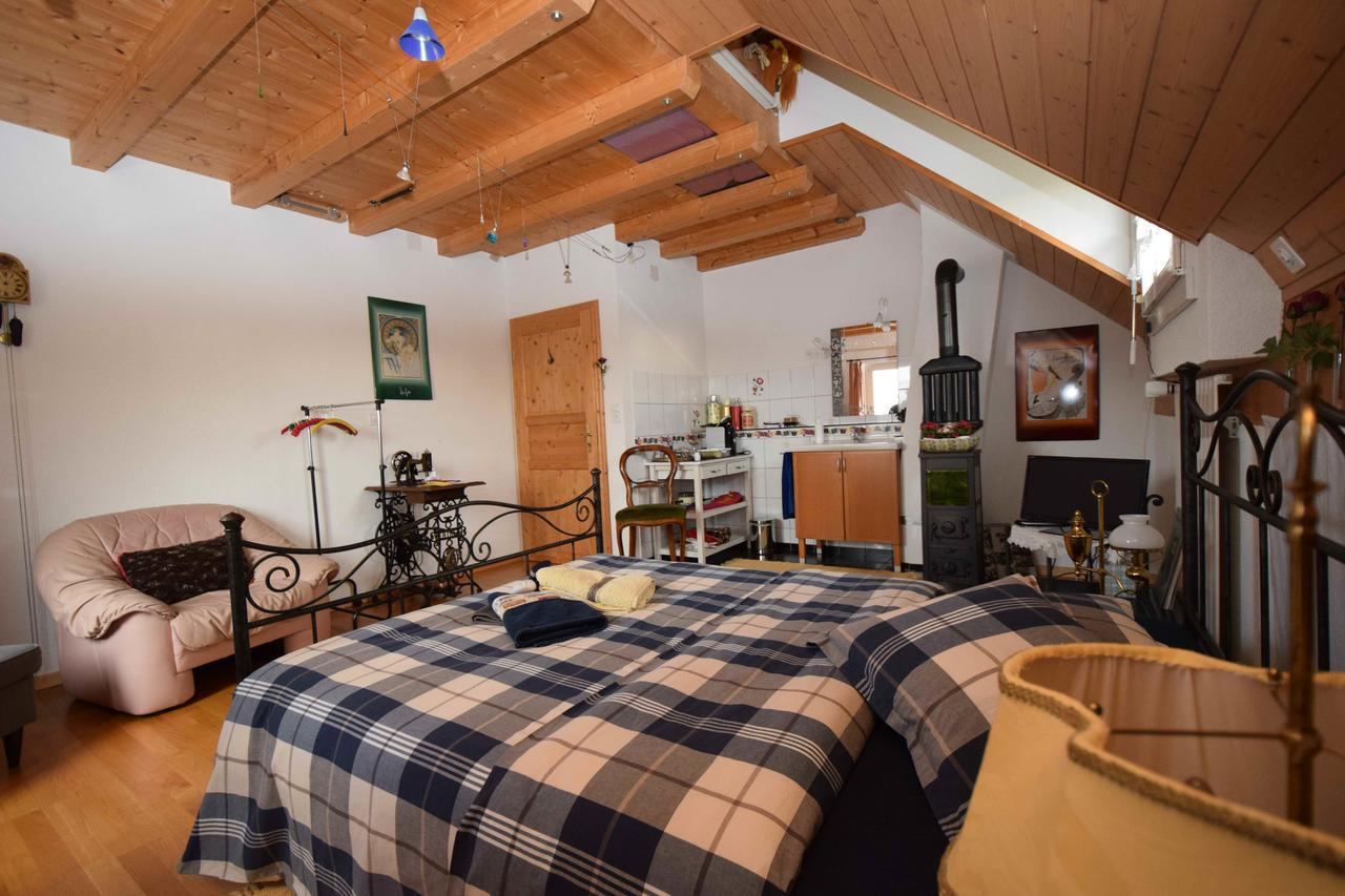 Bed & Breakfast Im Chellhof Benken  Exteriör bild